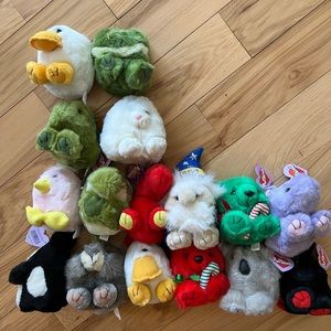 Lot of 16 Puffkins - most with tags